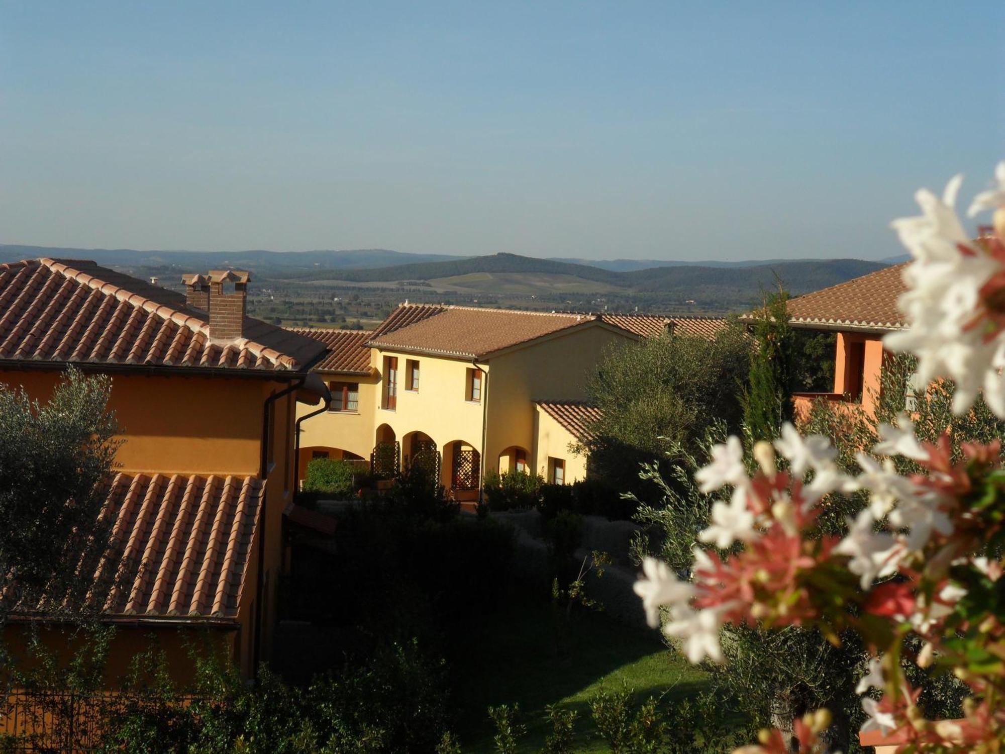 Aparthotel Borgo Etrusco à Scarlino Extérieur photo