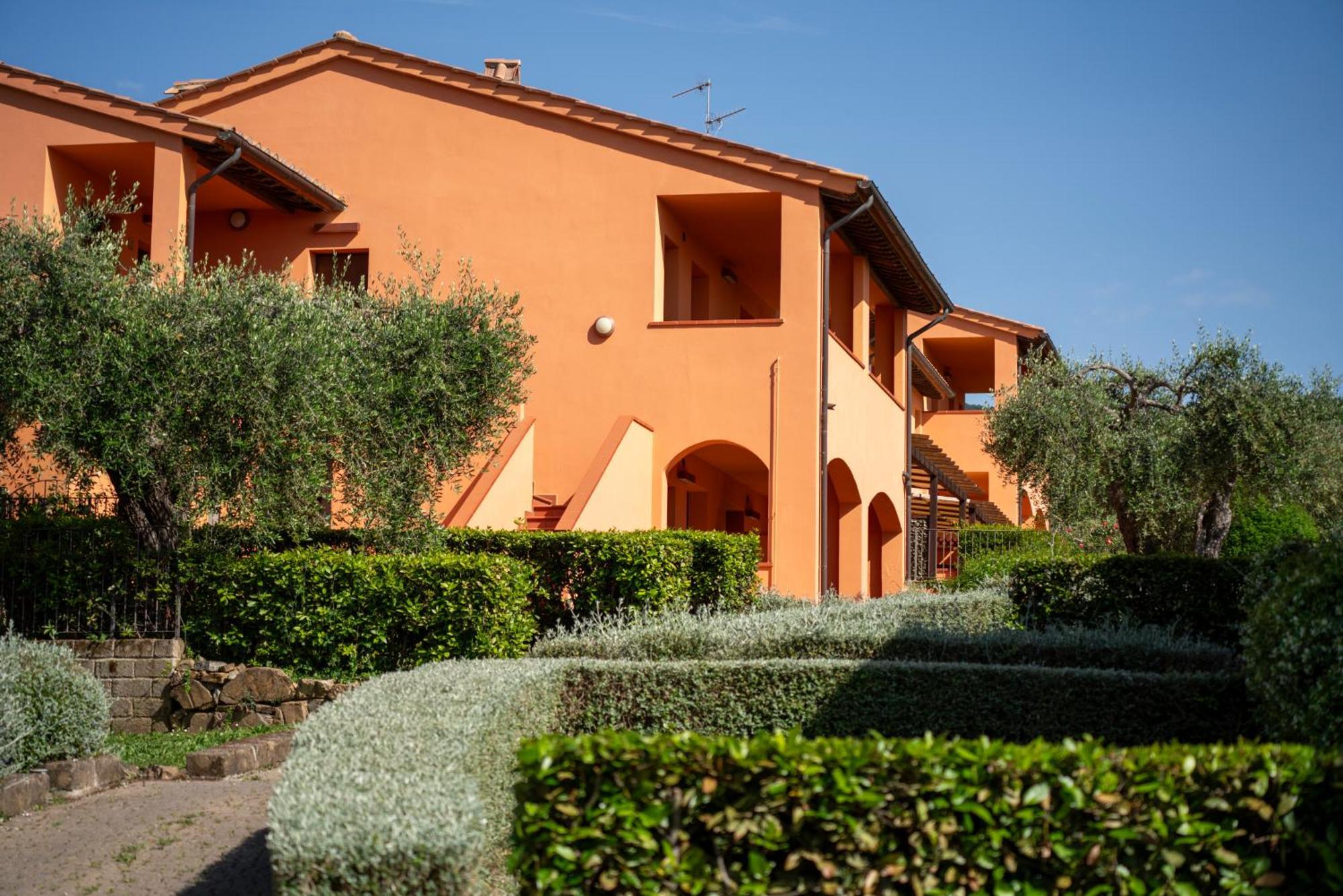 Aparthotel Borgo Etrusco à Scarlino Extérieur photo